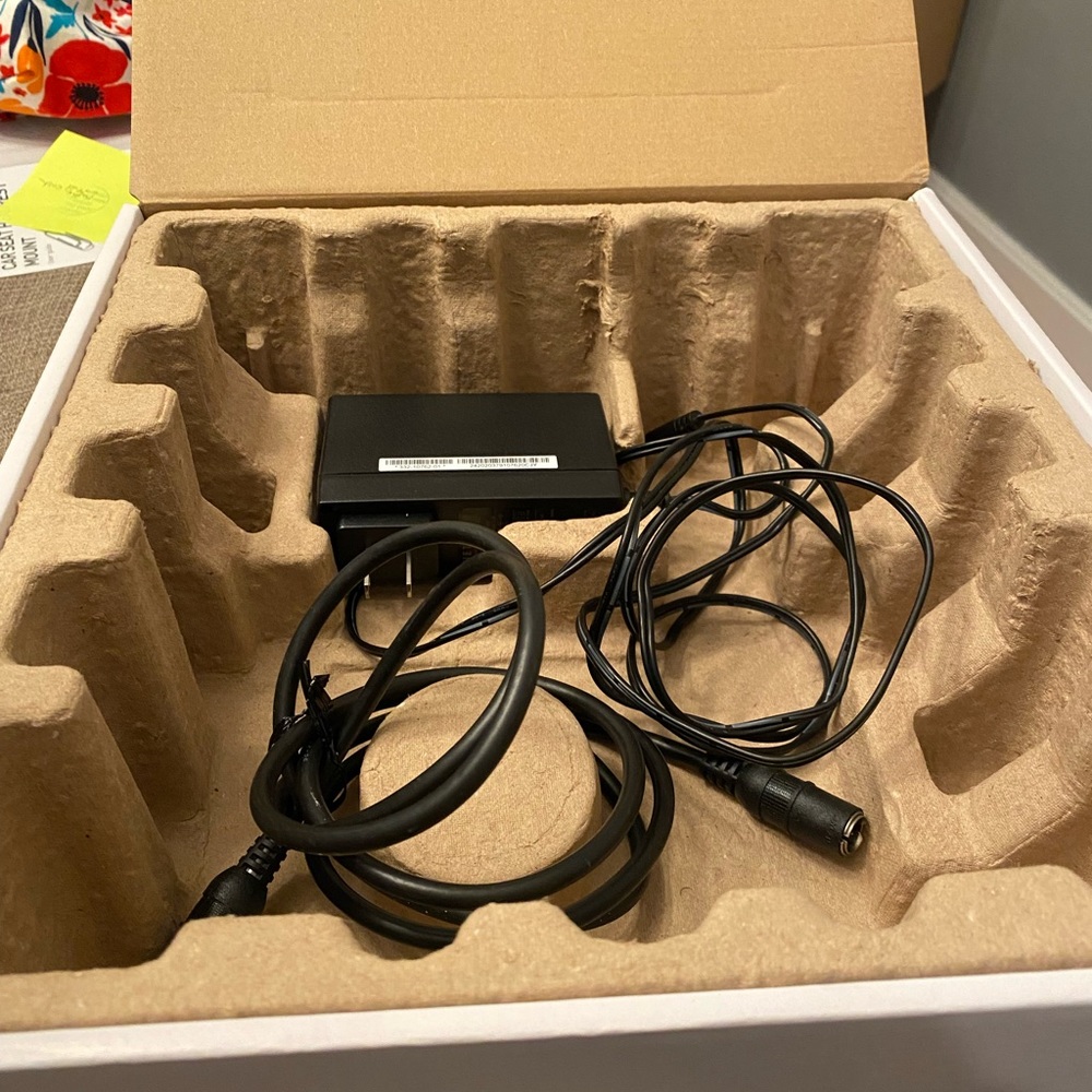 NETGEAR Nighthawk AC1900 WiFi Cable Modem Router - Picture 4 of 5